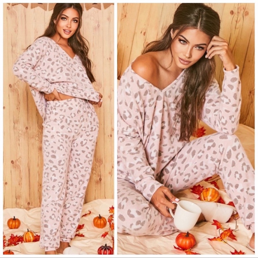 BLUSH | Ultra soft leopard lounge set